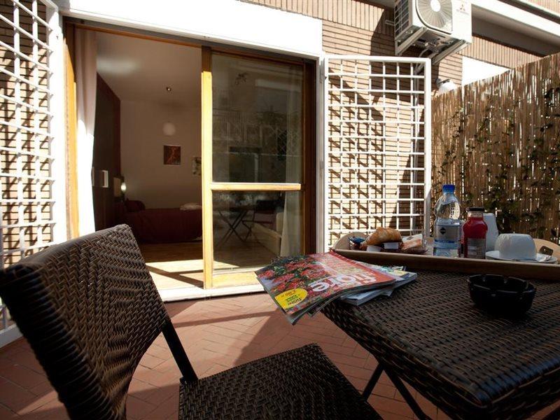 Heart Of Rome Rooms Exterior photo