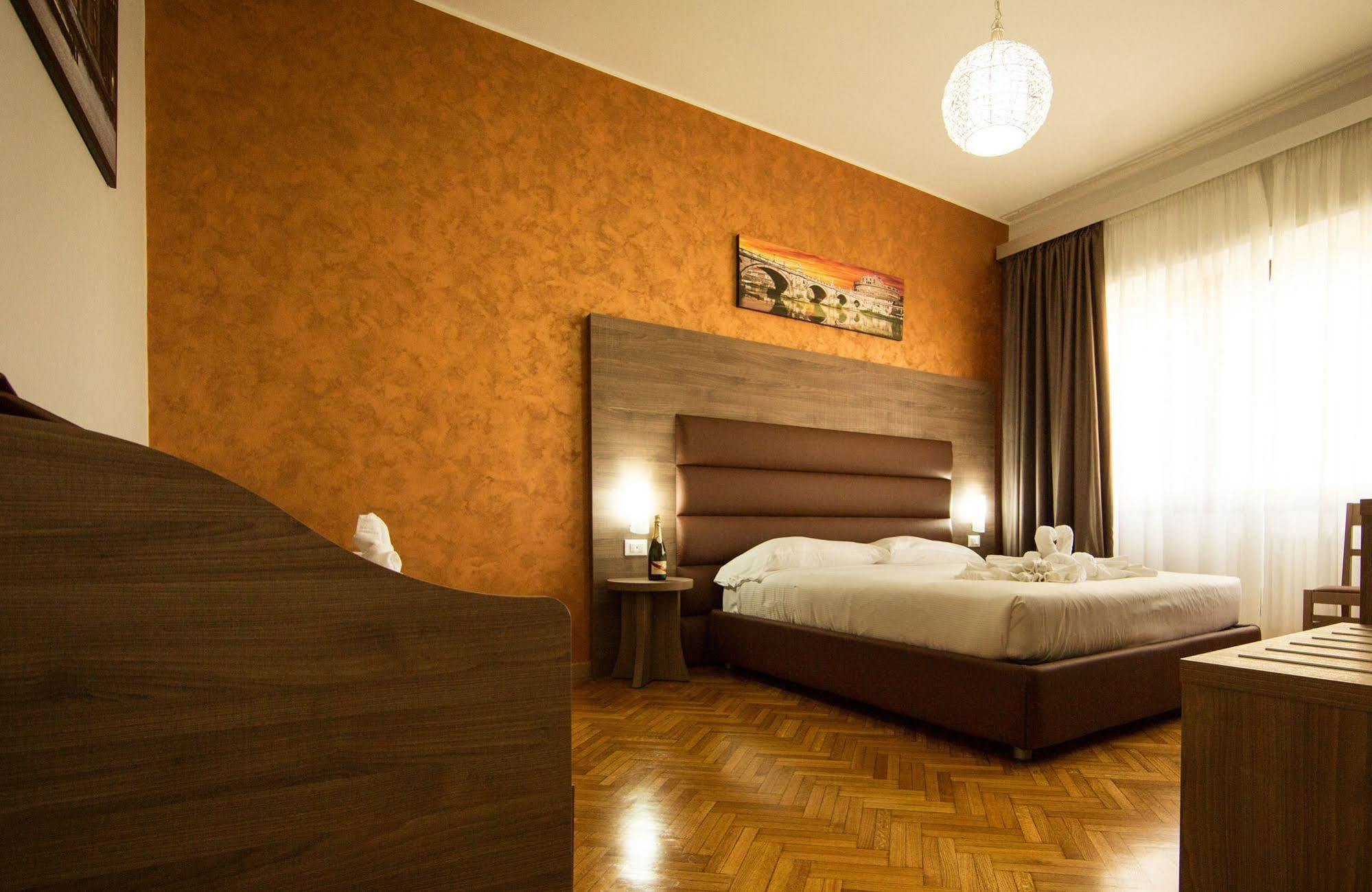 Heart Of Rome Rooms Exterior photo