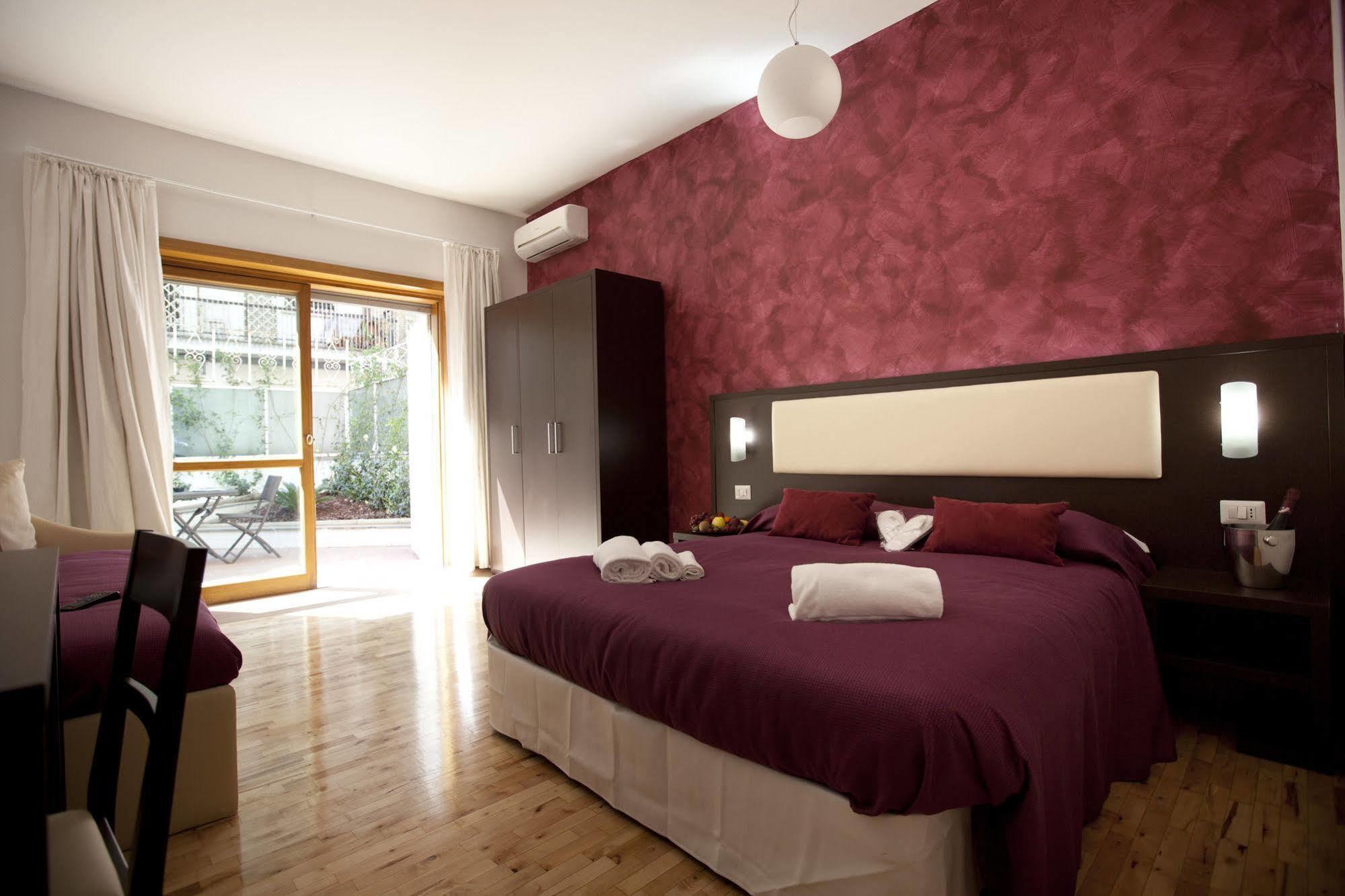 Heart Of Rome Rooms Exterior photo