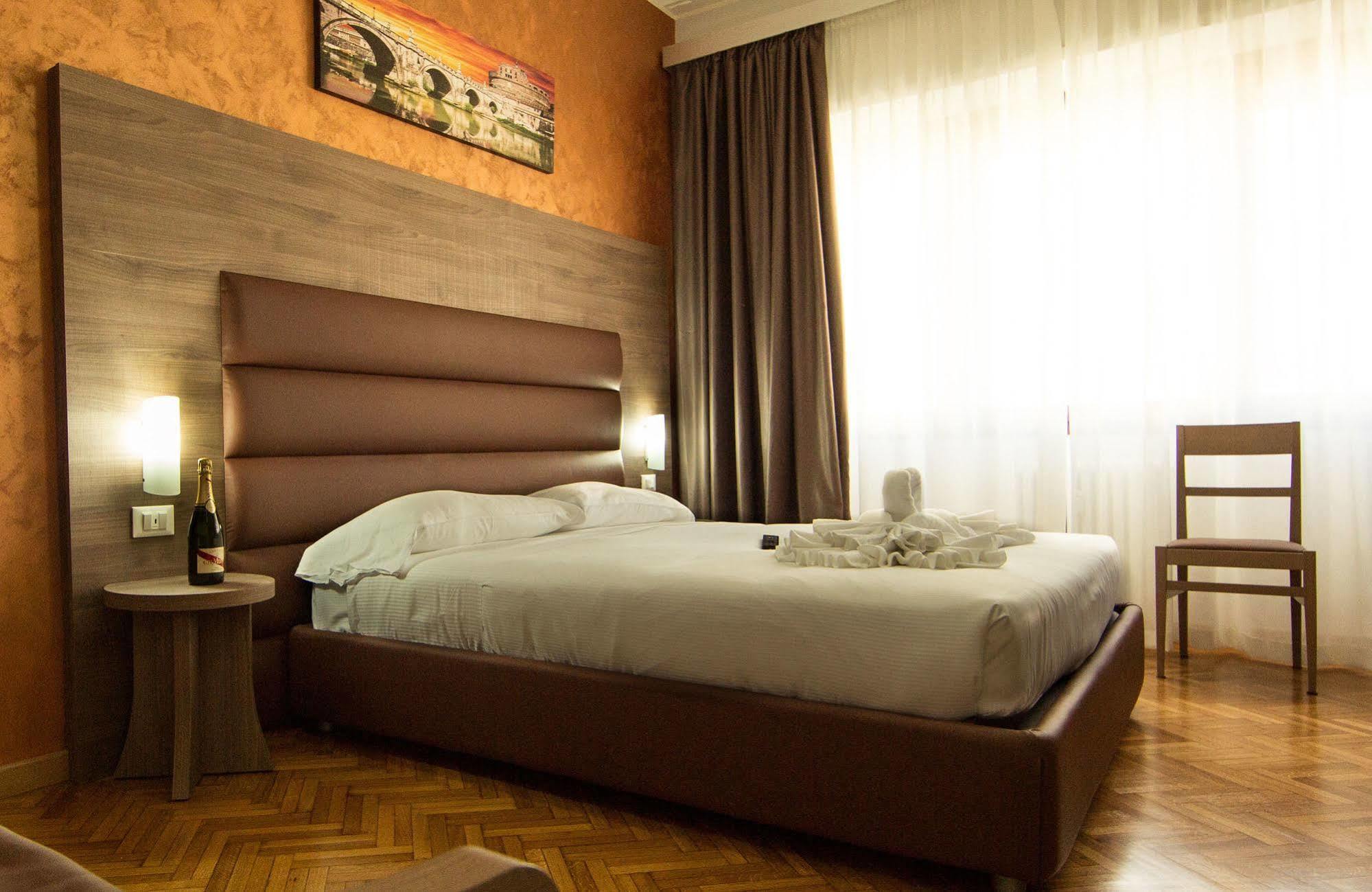 Heart Of Rome Rooms Exterior photo